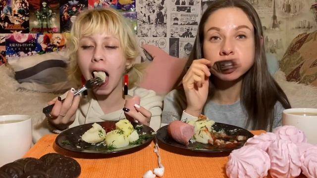 МУКБАНГ?КАРТОШКА И САРДЕЛЬКИ/☕️ЧАЙ С ЗЕФИРОМ/Отвечаем на вопросы/MUKBANG смотреть онлайн