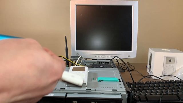 Upgrading a 2nd Gen iPod, Installing iPod Linux & Rockbox – iPod Series S.1 EP.2 смотреть онлайн