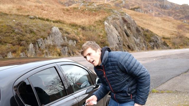 Hire cars are the fastest type of car... - Vauxhall Corsa 1.4 смотреть онлайн