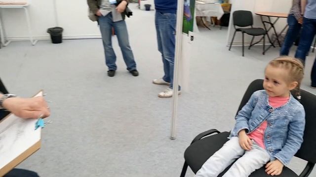 Искусство для Детей ? Портрет Шарж Миланы ✏ Художественная Выставка ✏ Рисуем Песком смотреть онлайн