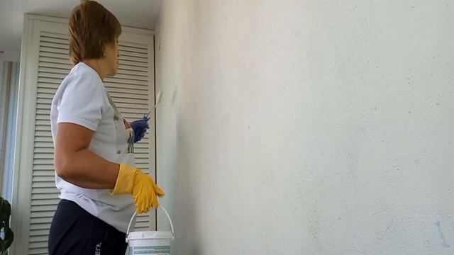 Вернулась к домашним хлопотам. Крашу стены смотреть онлайн