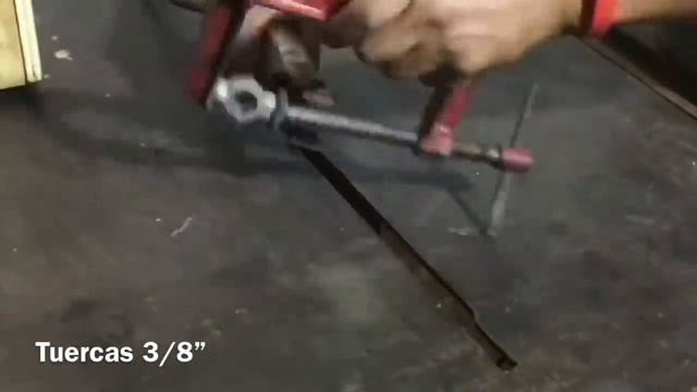 SIERRA CIRCULAR CON SISTEMA DE ELEVACIÓN E INCLINACIÓN (hecha con material reciclado) смотреть онлайн