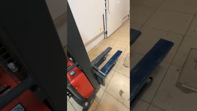 Штабелёр с электро подъёмом