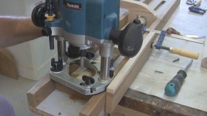 Токарные работы ручным фрезером. Lathe works with hand mill.