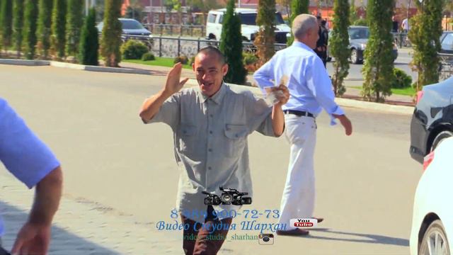 Свадебная колона только подъехала и откуда не возьмись Появился он. Студия Шархан смотреть онлайн