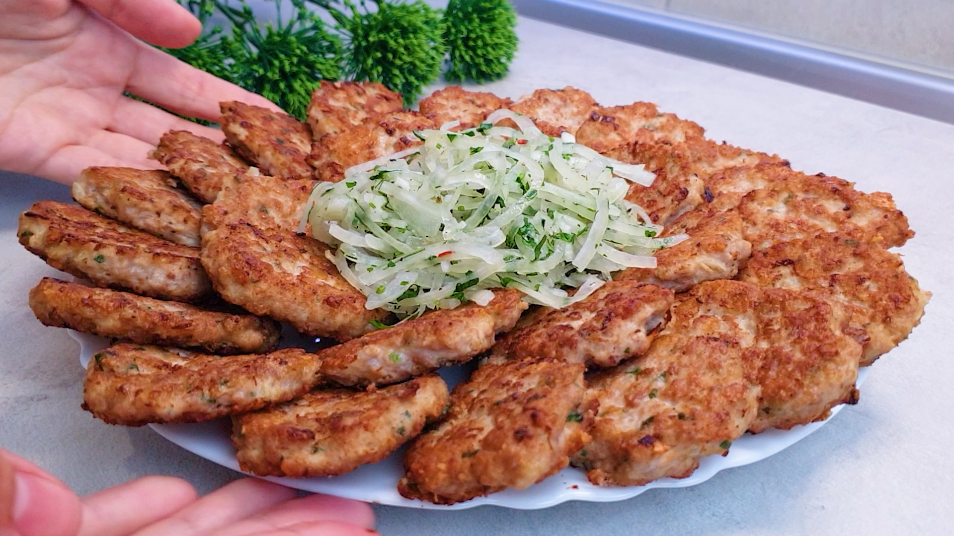 Котлеты на сковороде. Что приготовить на ужин. Cutlets in a pan. смотреть онлайн