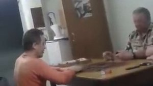 Вот как надо играть в домино Ржака!!mp4