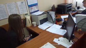 судья Ленинского райсуда г. Курска Петрова решает вопрсы с судьей того же суда Колесниченко К.А.