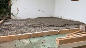 Стяжка пола. Быстро и просто. Как сделать стяжку во дворе? Стяжка своими руками. Ремонт.