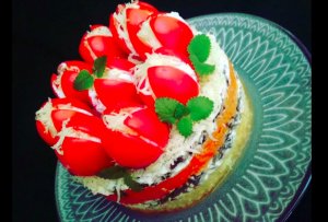 Очень красивый и вкусный салат "Корзинка с цветами"