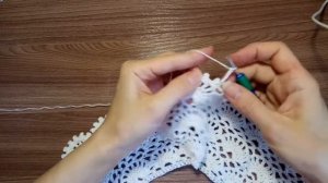 Красивая кокетка крючком  для платья "Очарование" 1 часть