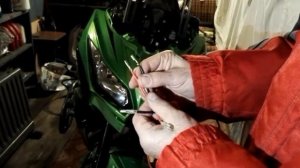 Подключение USB-розетки на Kawasaki Versys 650 через реле