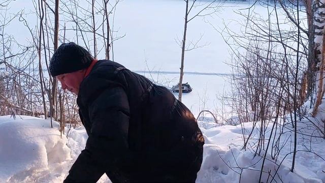 РЕМОНТ СТАРОЙ ИЗБЫ. ВОЖУ ДОСКИ. КУЧА ПРОБЛЕМ. СЛОМАЛАСЬ МОТОСОБАКА. смотреть онлайн