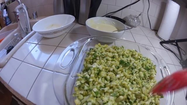 ?ГОТОВИМ ОЧЕНЬ ВКУСНУЮ ЗАПЕКАНКУ ИЗ КАБАЧКОВ смотреть онлайн