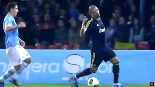 Пепе ударил по яйцам / Pepe hit in the balls