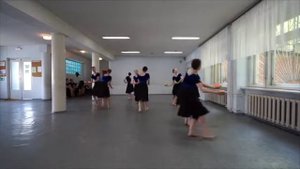 Китайский танец с цветами