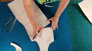 Платье футляр с необычными интересными рельефами. Моделирование, раскрой и ПЕРВАЯ примерка.mp4