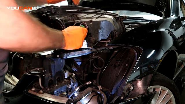 2006-2013 Mercedes-Benz S-Class W221 S550 V8 Headlight Assembly and Headlight Replacement