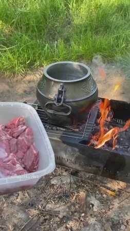 Готовим плов в афганском казане🤤 #хочуврек #хочуврекомендации #афганскийказан #плов #кемпинг