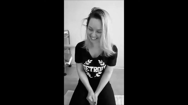 Однажды я пришла на массаж моделью... История первая смотреть онлайн