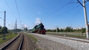 ?The locomotive is old ,military/armored train/старый ,военный паровоз как из кино/бронепоезд