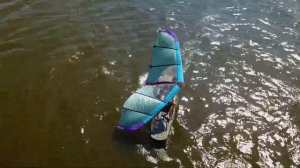 Каяк KingFisher с корпусом тримаран под парусом
