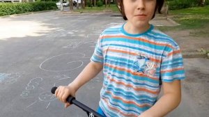 УЧИМСЯ ДЕЛАТЬ ХОП И БАНИХОП НА САМОКАТЕ / ТРЮКИ НА САМОКАТЕ