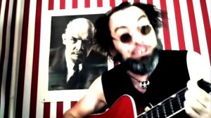 Фрикинг Аут. Марксистские песнопения.