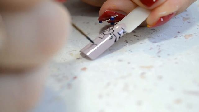 Паучки на ногтях. Милый дизайн ногтей. смотреть онлайн