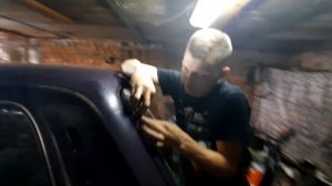 Нива 4х4 Разбираем к покраске РАПТОРОМ серия 1