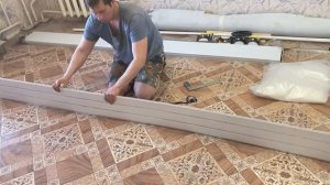 Потолок из пвх панелей в ванной.