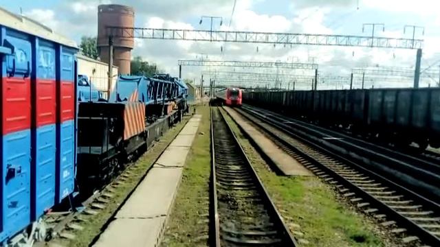 Электропоезд ЭС1 046 Ласточка смотреть онлайн