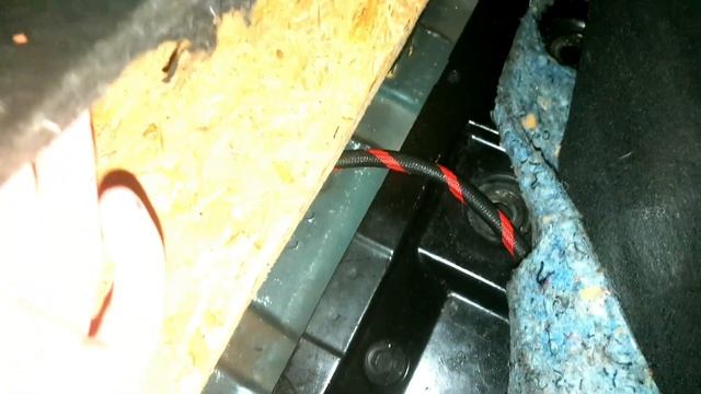 Установка усилителя dl audio Raven 5.1100 в Ford c-max. (обзор) смотреть онлайн