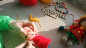 МК по вязанию игрушки Домовенок крючком. Автор И. Кистаева/ Часть 5/Сборка/Оформление.