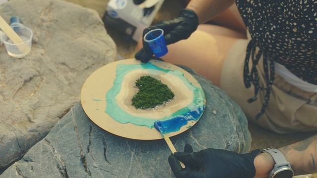 Make resin waves with us ON THE BEACH! Escape To Paradise - Bude Special ? смотреть онлайн