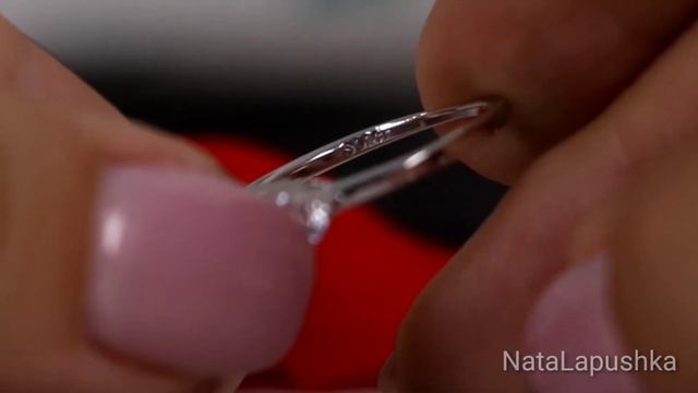 Серебряное кольцо-хамелено с Александритом с AliExpress. Камень меняет цвет зеленый-фиолетовый