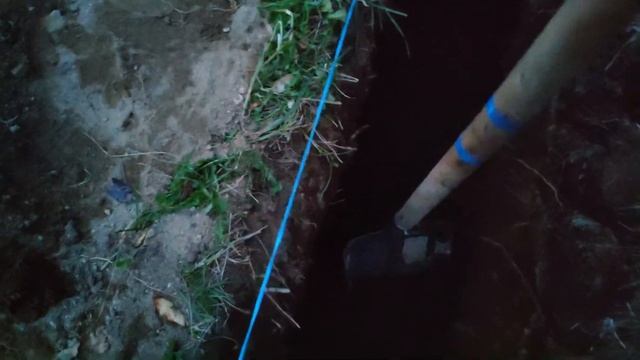 Как сделать уклон в траншее для канализационной трубы