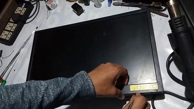 How to open a monitor LCD and LED смотреть онлайн