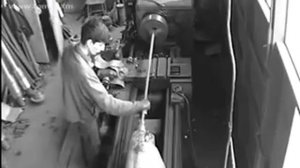 Ужасная производственная травма на  такорном станке