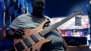 PEAVEY Grind BXP 5 Bass - maxproud