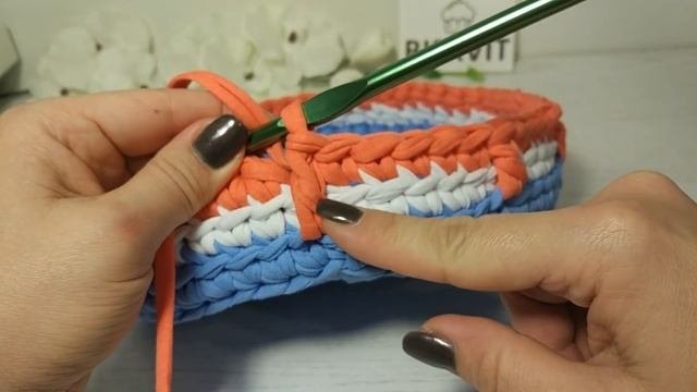 Корзинка из трикотажной пряжи с 3D рисунком. Как использовать остатки трикотажной пряжи.