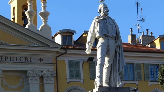 Garibaldi Statue and Holy Sepulchre Chapel, Nice, Provence-Alpes-Côte d'Azur, France, Europe смотреть онлайн