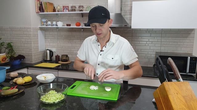 Салат Столичный - самый вкусный вариант смотреть онлайн