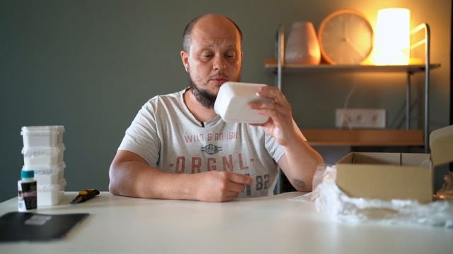 Распаковываю целый ящик декоративных штукатурок Полисан
