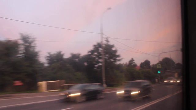 На закате дня в окрестностях Лобни и Долгопрудного - мчим по Дмитровскому шоссе на автобусе смотреть онлайн