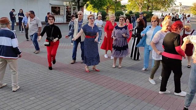 27.05.22 - Танцы на Приморском бульваре - Севастополь - Сергей Соков