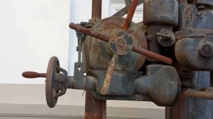 Старинный сверлильный станок