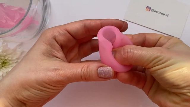 Способ складывания менструальной чаши. смотреть онлайн