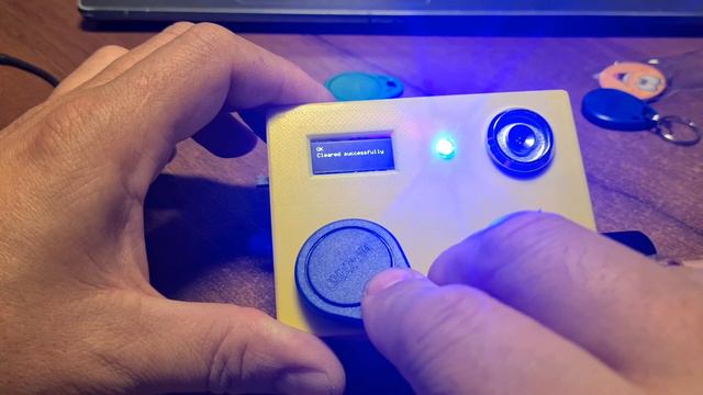 Самодельный дубликатор домофонных ключей на arduino от METPOH & SibMan DI смотреть онлайн