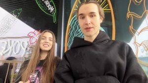 АКУЛИЧ ПРИЛЕТЕЛА К КОРЕШУ / ПОЦЕЛУЙ НА СТРИМЕ